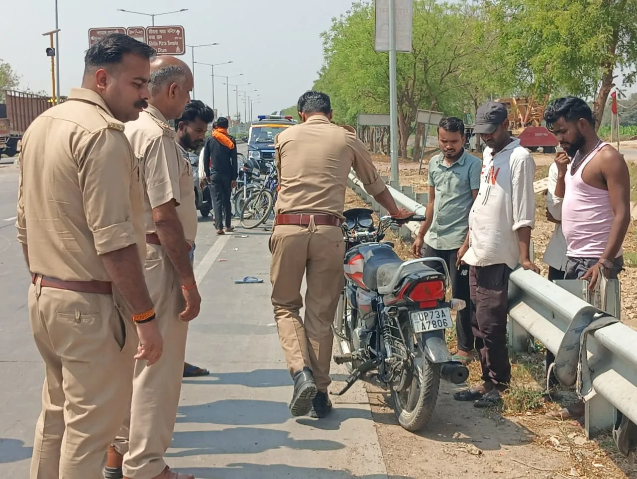  अज्ञात वाहन ने बाइक सवार को मारी जोरदर टक्कर युवक की मौके पर हुई मौत