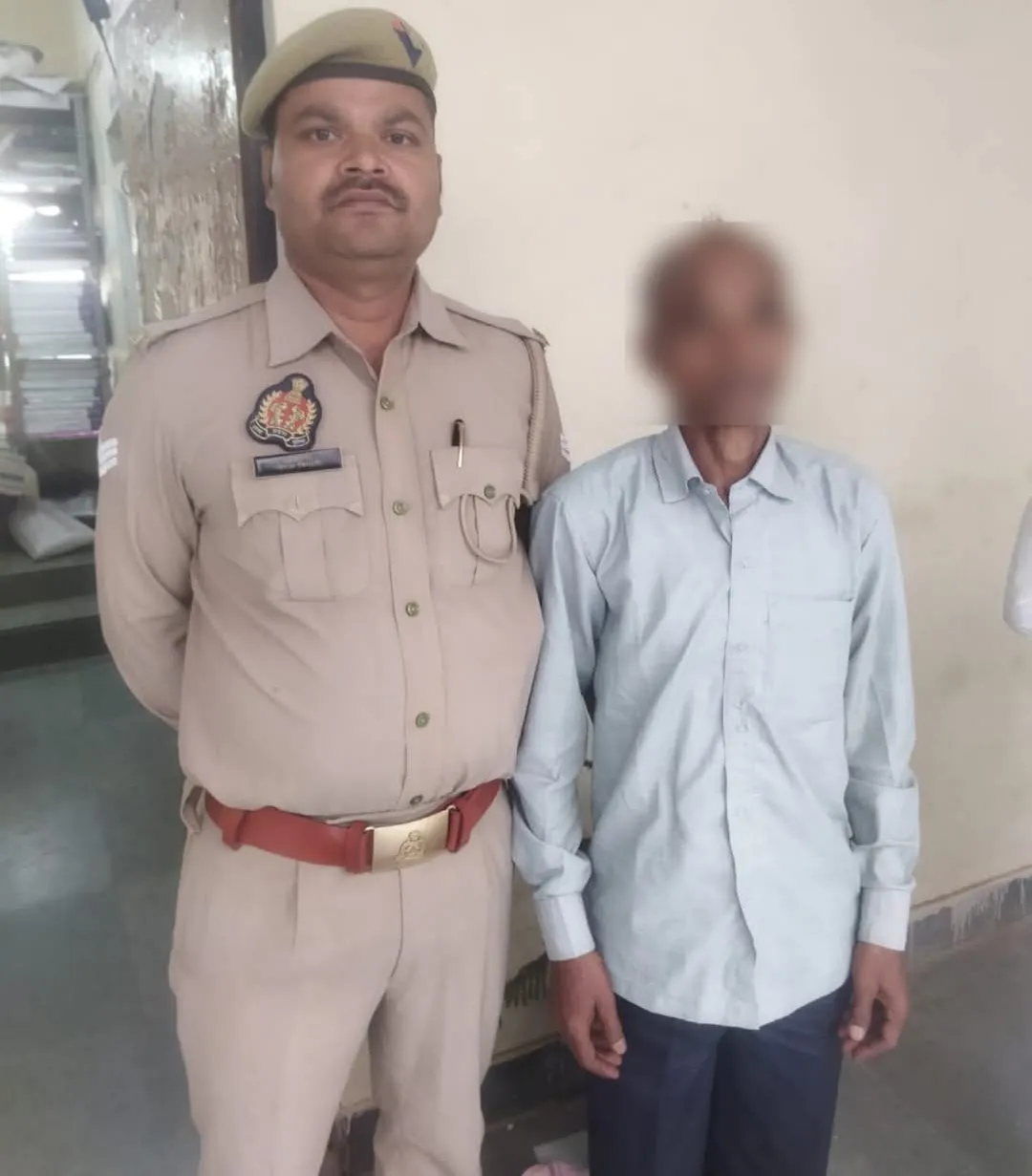 शाहगंज पुलिस को मिली सफलता, फरार चल रहे 01 नफर अभियुक्त को किया गिरफ्तार