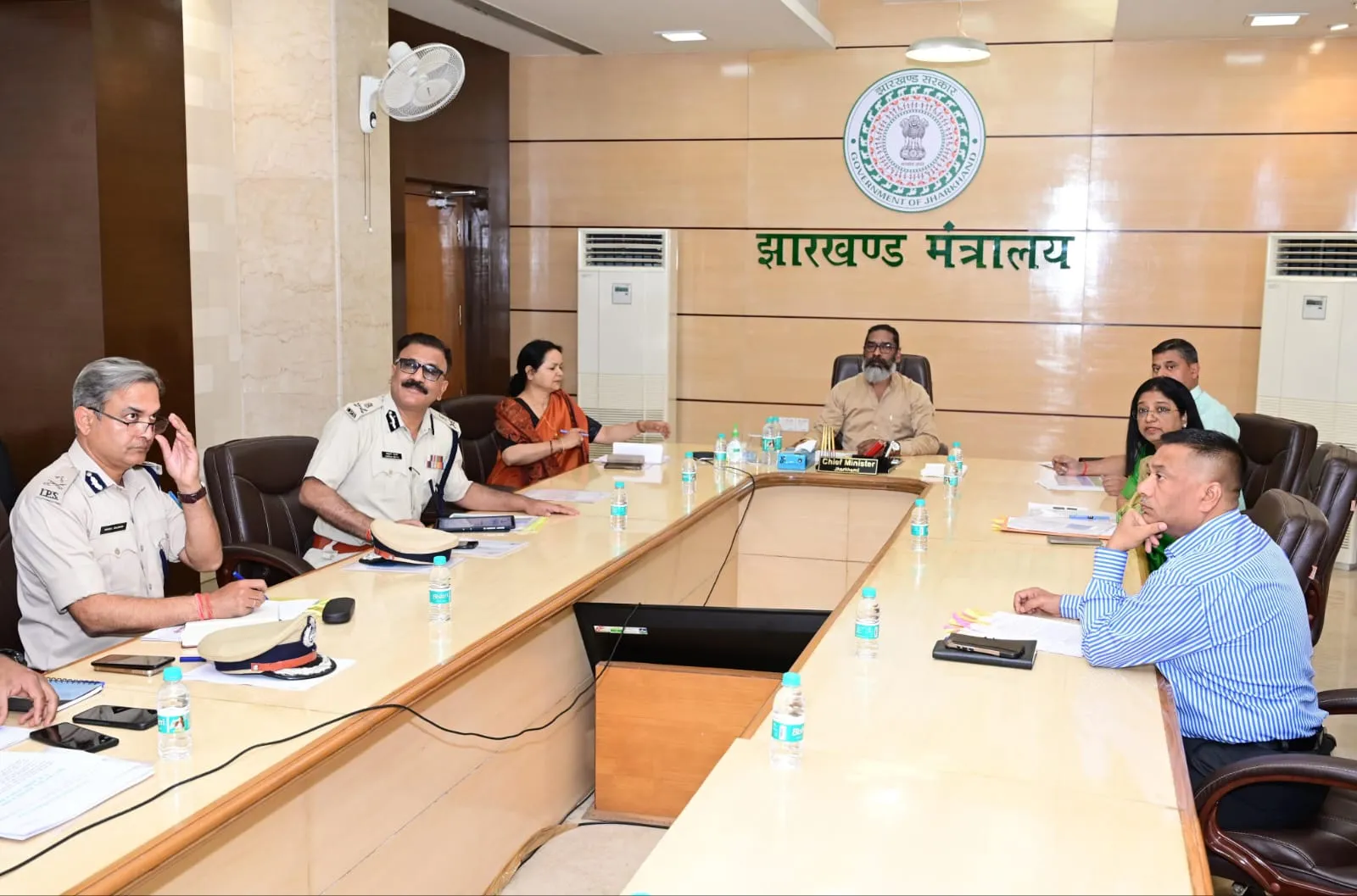 मुख्यमंत्री हेमंत सोरेन ने की उच्चस्तरीय बैठक, पर्व-त्योहारों में विधि व्यवस्था बनाए रखने के निर्देश