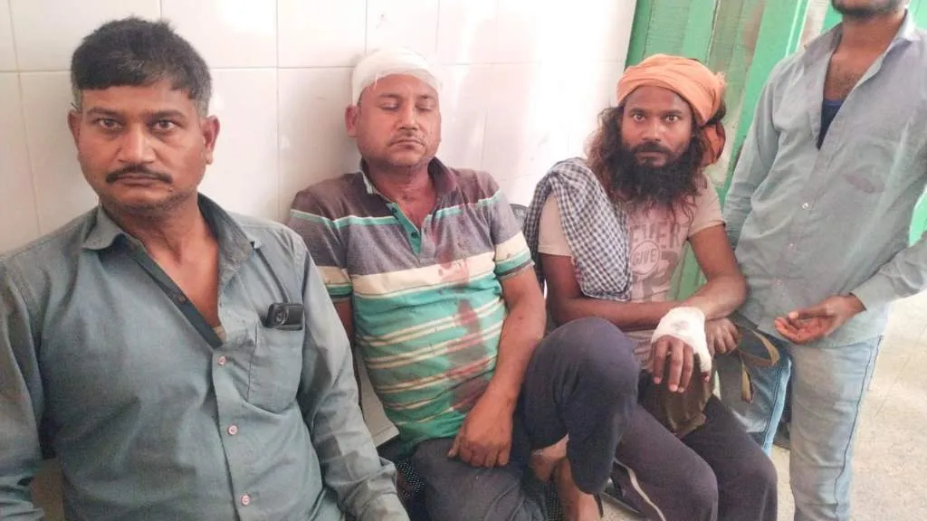 जमीनी विवाद को लेकर दो पक्षों में खूनी संघर्ष, लाठी-डंडों से हुई मारपीट