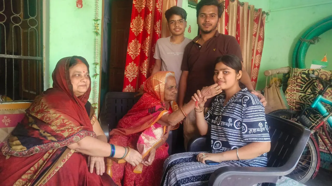 यूपी बोर्ड परीक्षाफल: 10 वीं और  12वीं में लहराया परचम, टॉपर बनने के बाद क्या बोले
