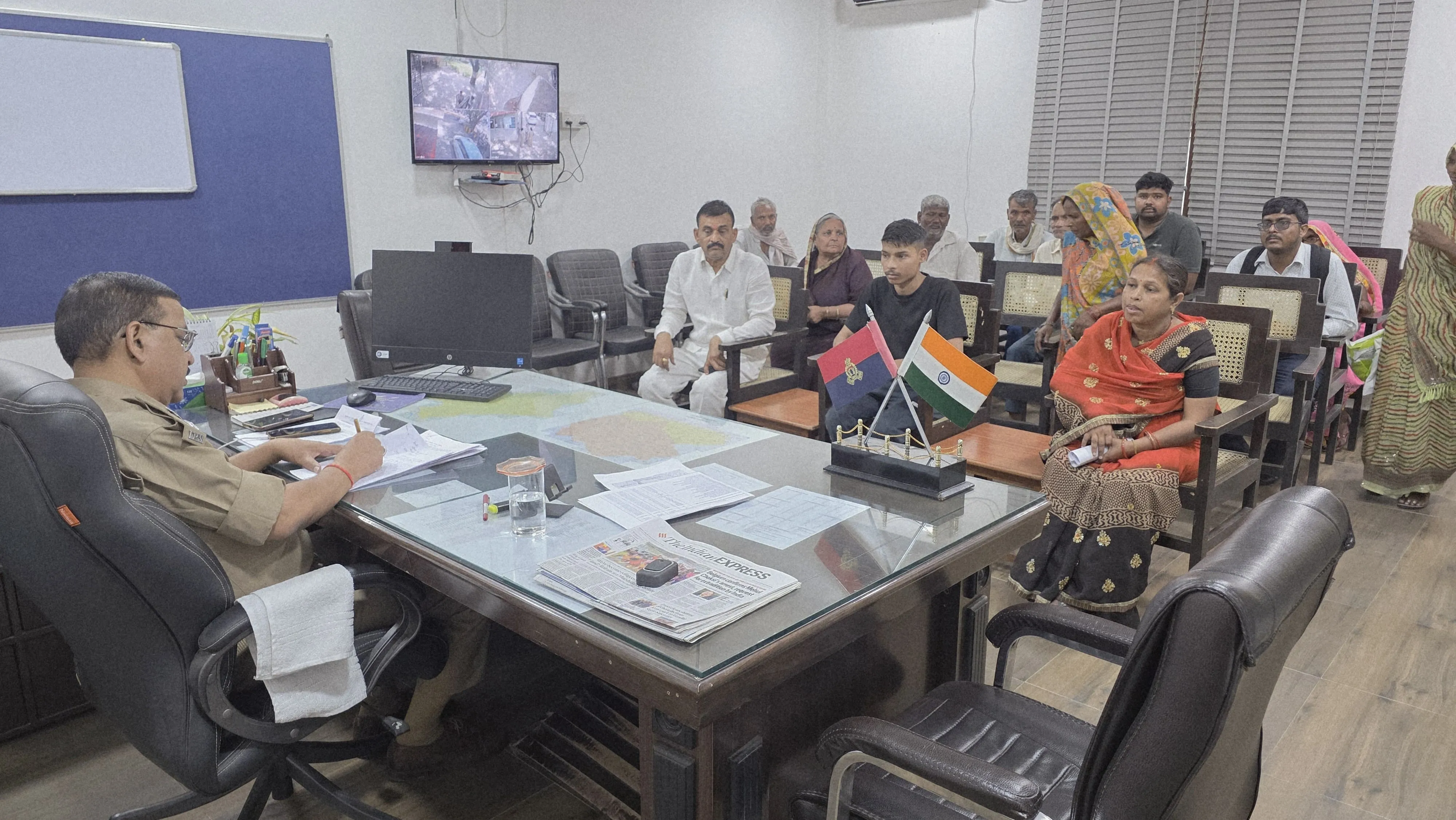 शिकायतों के निस्तारण में देरी न हो - डीसीपी साउथ 