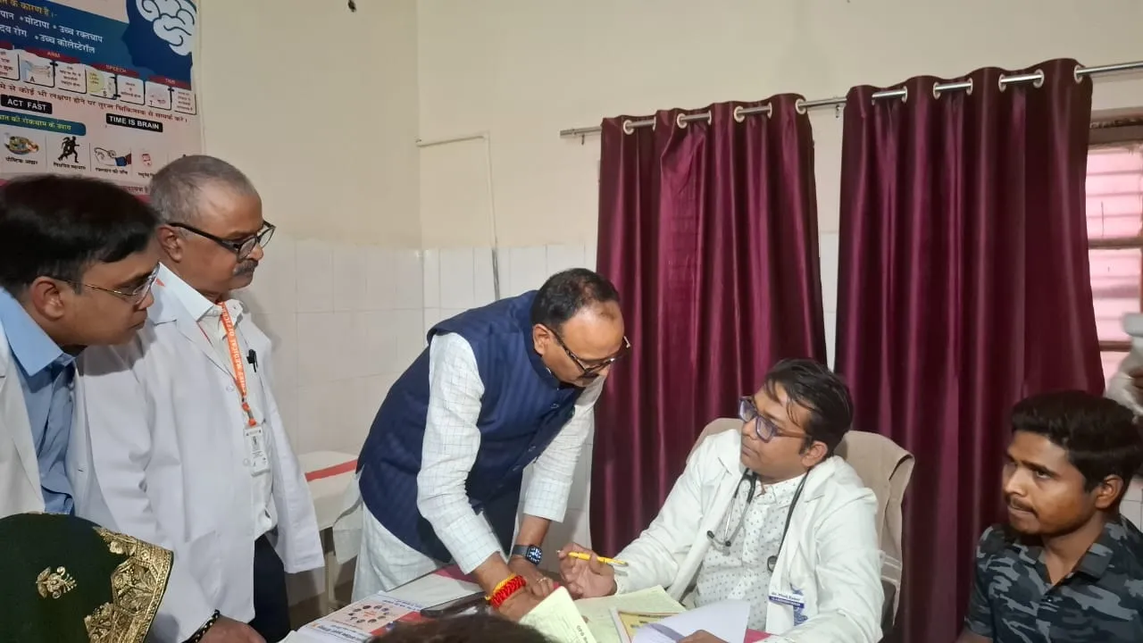 सरकारी अस्पतालो को प्राइवेट से अच्छा बनाएं संसाधन उपलब्ध कराना सरकार की जिम्मेदारी है उपमुख्यमंत्री