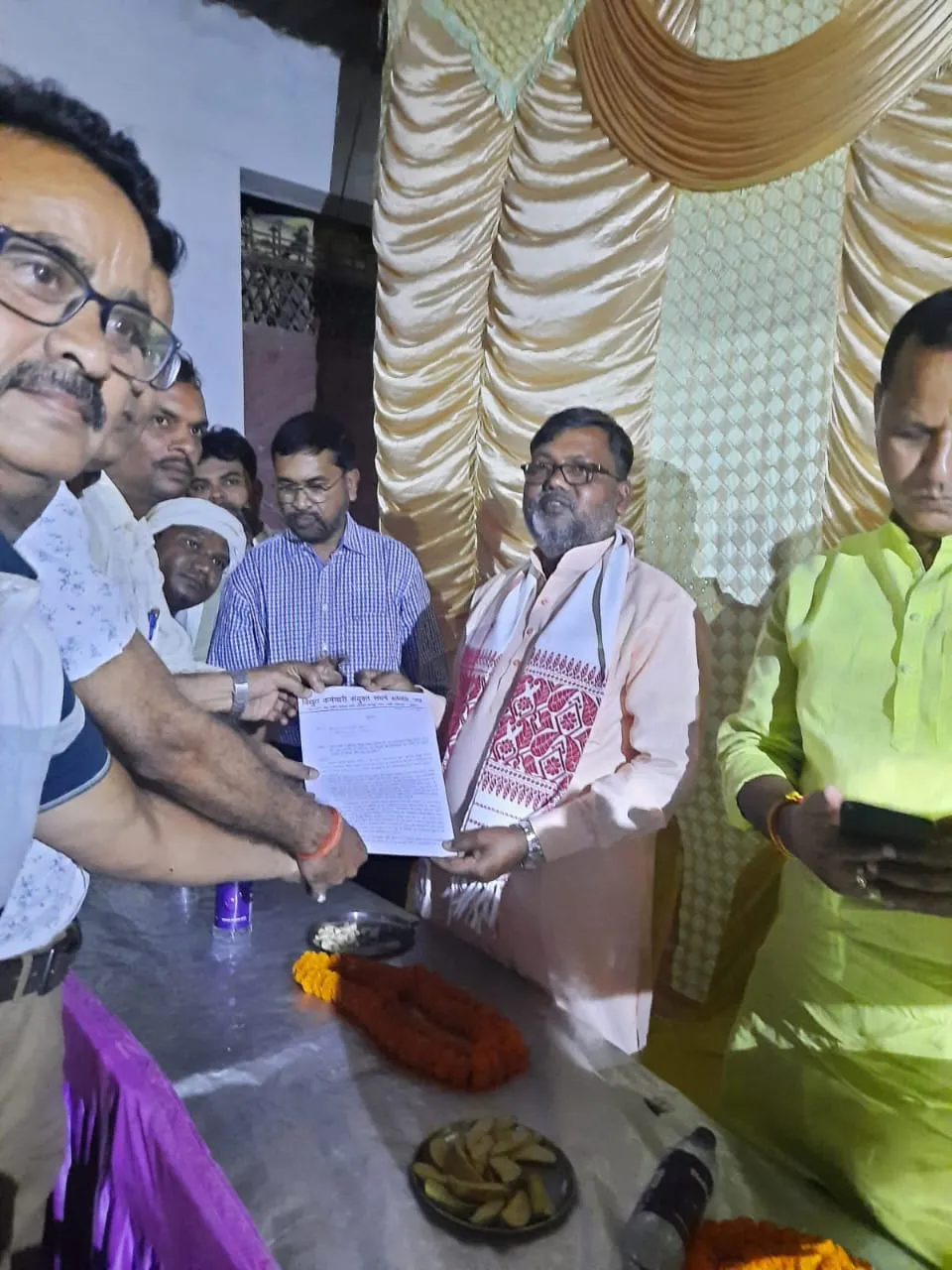 खजुरी में माउंट मिनरल वाटर का भाजपा जिलाध्यक्ष ने किया उद्घाटन , विद्युत संविदा कर्मचारियों ने सौंपा ज्ञापन
