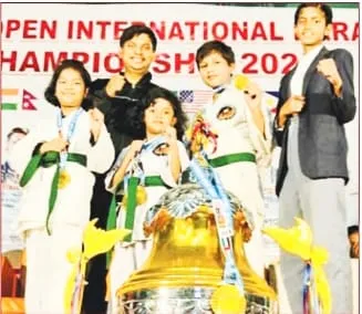 अंतरराष्ट्रीय कराटे चैंपियनशिप में ओबरा के खिलाड़ियों का दबदबा, जीते तीन स्वर्ण पदक