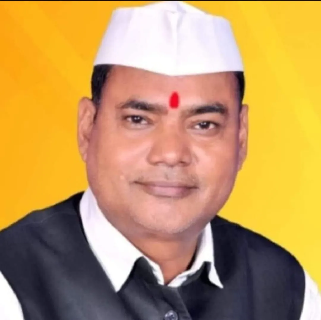 अधिवक्ता पर जान लेवा पिटाई के आरोपी पुलिस कर्मी को तत्काल निलंबित करें मुख्यमंत्री--राकेश शरण मिश्र