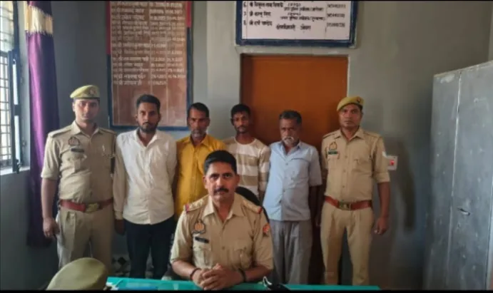 सोनभद्र पुलिस की बड़ी कार्रवाई, गैंगेस्टर एक्ट के 4 इनामी बदमाश चकरिया से गिरफ्तार