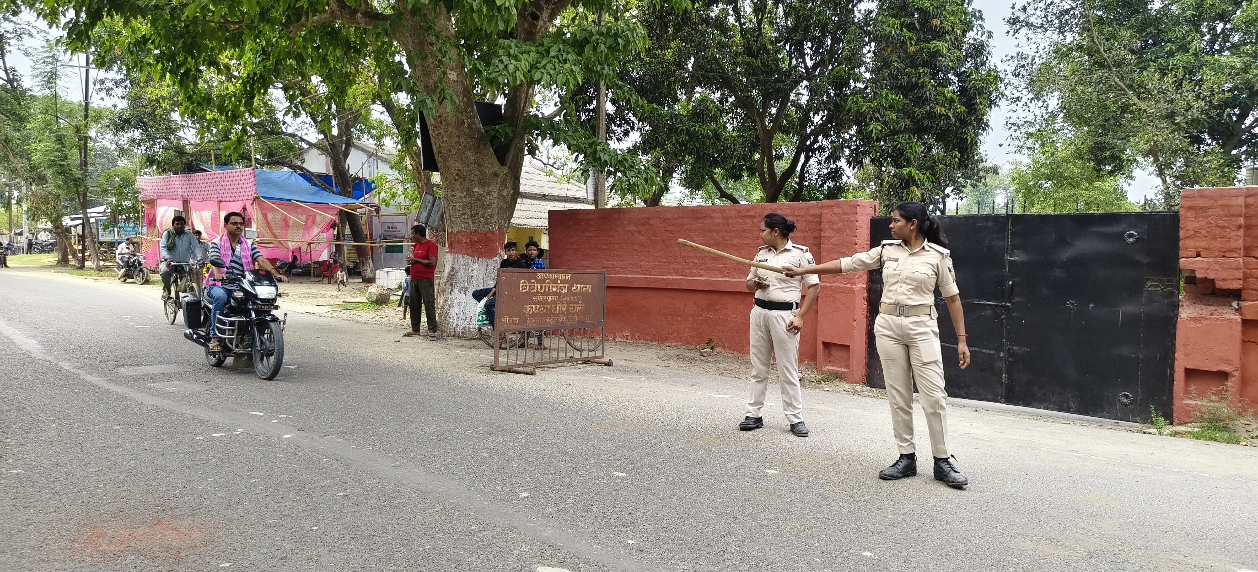 बिना हेलमेट-लाइसेंस के वाहन चलाना पड़ा महंगा, एक दिन में काटा गया 74 हजार रुपये का चालान