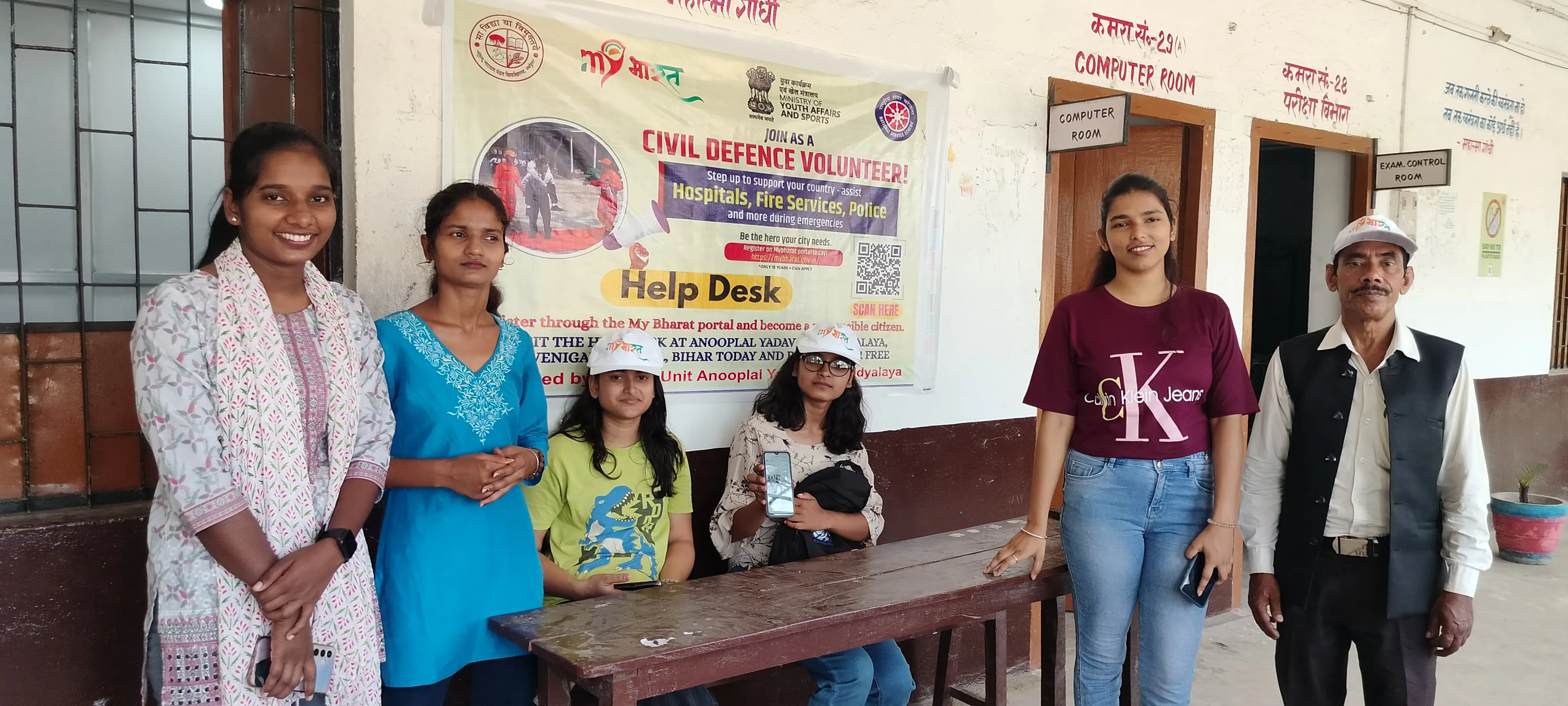 राष्ट्रीय सेवा योजना इकाई द्वारा सिविल डिफेंस वॉलिंटियर पंजीकरण हेतु हेल्प डेस्क का आयोजन