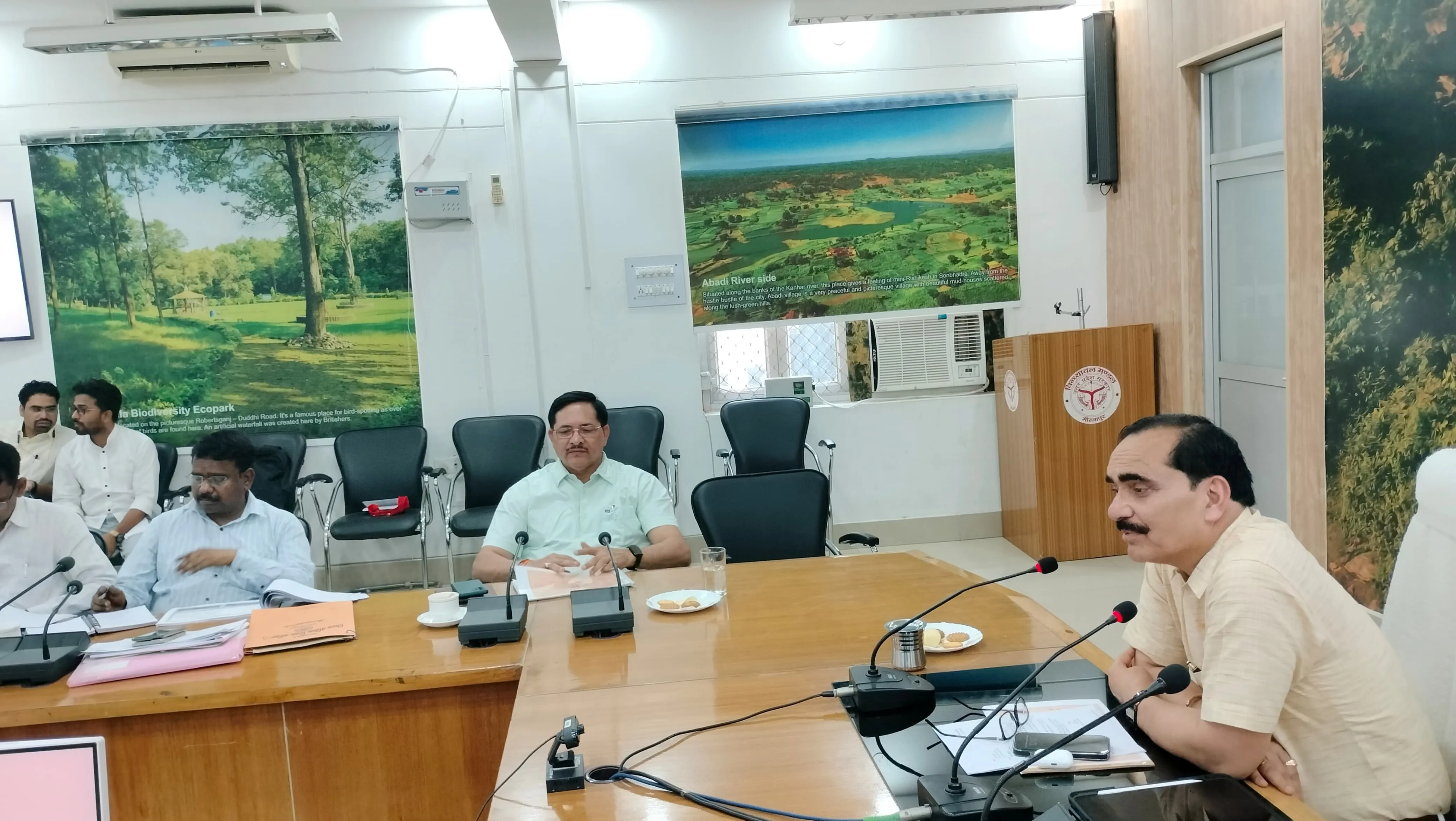 मंडलायुक्त ने जल जीवन मिशन से संबंधित कार्यों की मंडलीय समीक्षा बैठक कर प्रगति के बारे में ली जानकारी