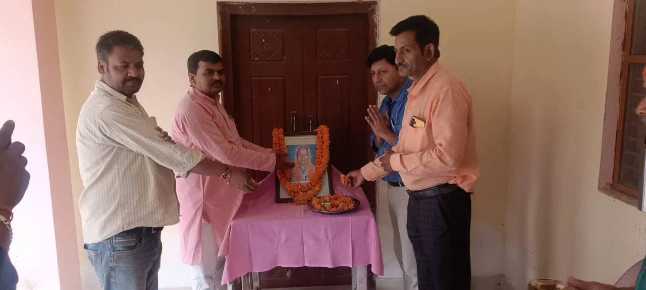 स्व. बद्री प्रसाद उपाध्याय की 9वीं पुण्यतिथि पर संगीत ने दी श्रद्धांजलि, कलाकारों ने बांधा समां