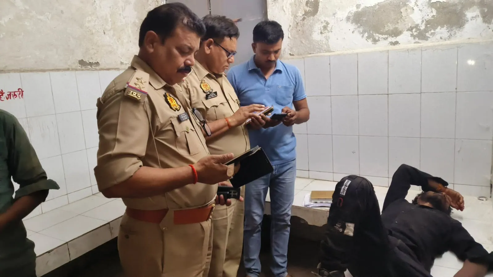 जामपानी गांव के समीप दो बाइकों की टक्कर में एक युवक की मौत,दो मासूम समेत छह घायल