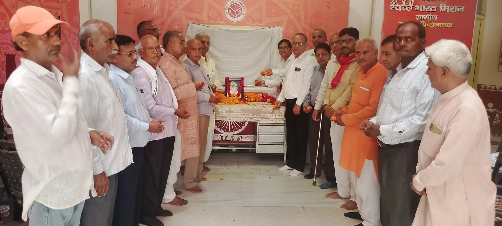 कर्मचारी मसीहा कर्म  रत्न स्व0 बी0एन0 सिंह की 26 वी पुण्य तिथि पर पुष्पांजलि अर्पित की गई