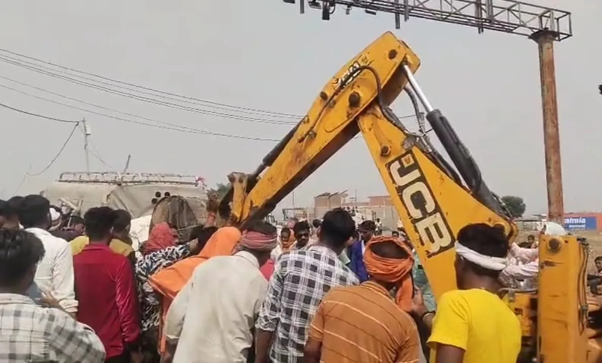 पिकअप और टीपर की टक्कर में एक की मौत ,परिजनों में मचा कोहराम