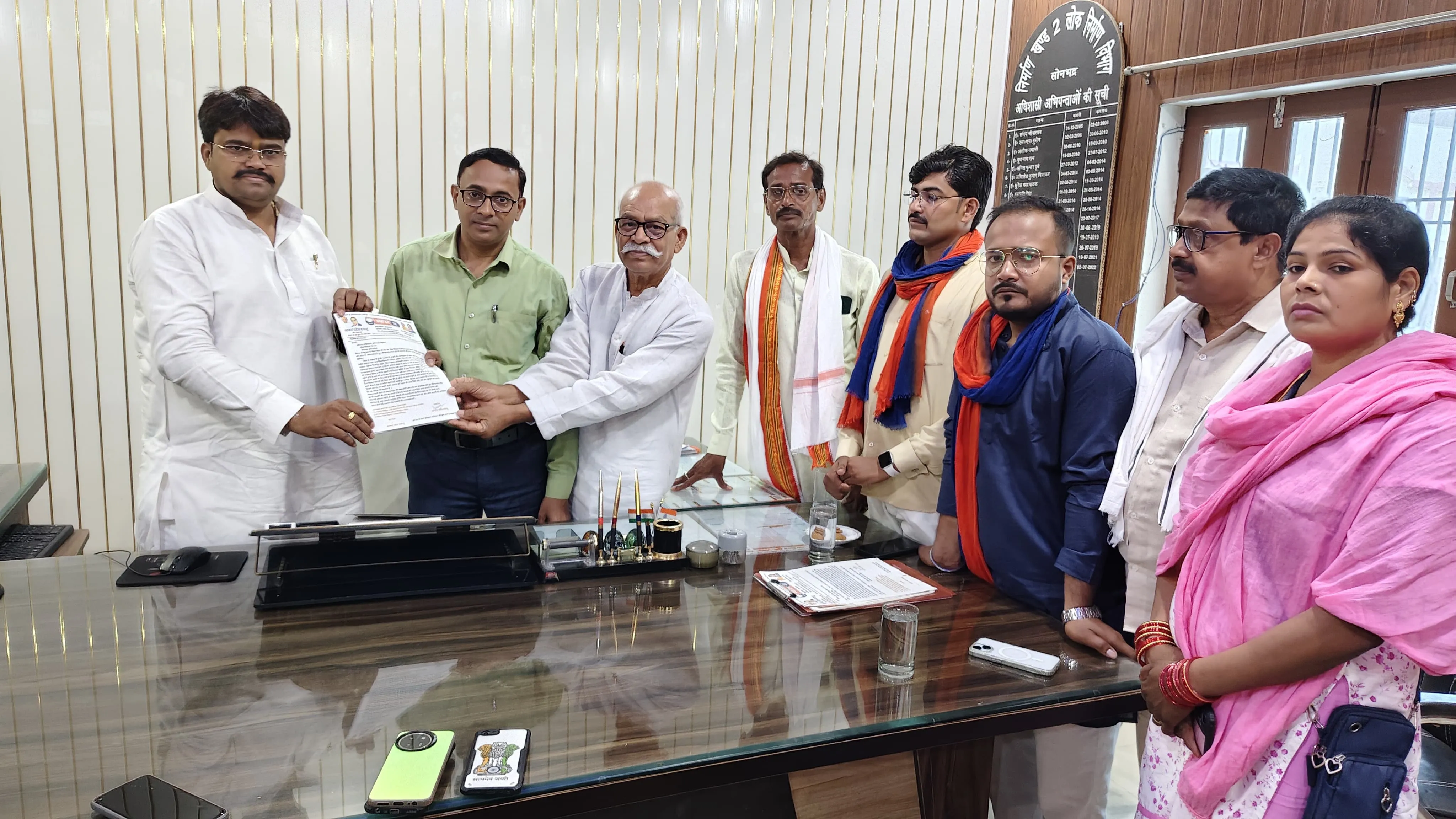 सोनभद्र में अधूरी सड़क पर जन आक्रोश तेलगुड़वा-कोन रोड में देरी पर सवाल, विंढमगंज रोड की  मरम्मत की उठी मांग