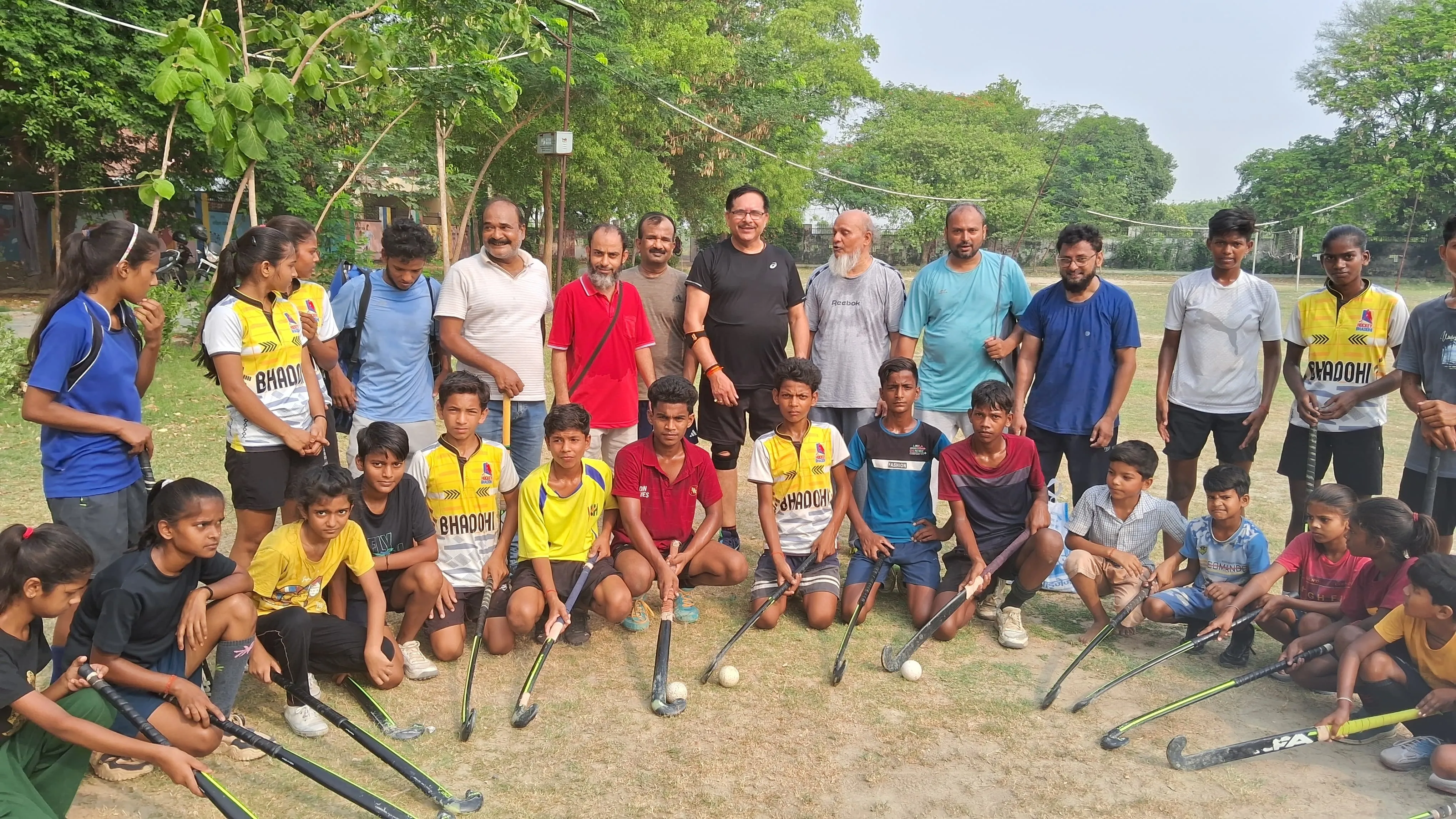 मुख विकास अधिकारी भदोही द्वारा हॉकी खेल मैच का किया गया उद्घाटन
