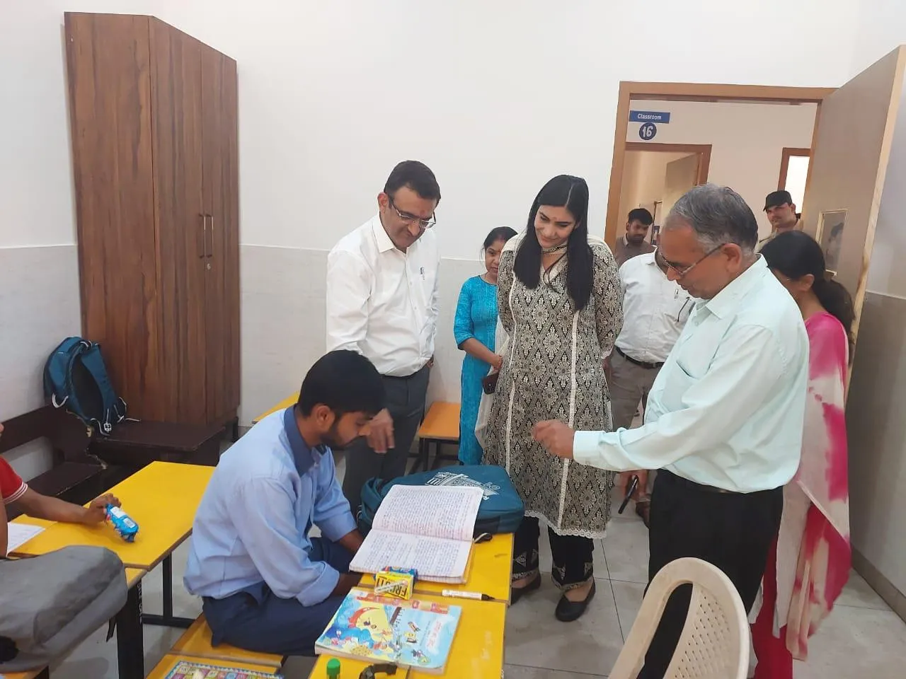 जिला एवं सत्र न्यायाधीश नरेंद्र सूरा ने संतोष मेमोरियल दिव्यांग एवं पुनर्वास केंद्र का किया निरीक्षण