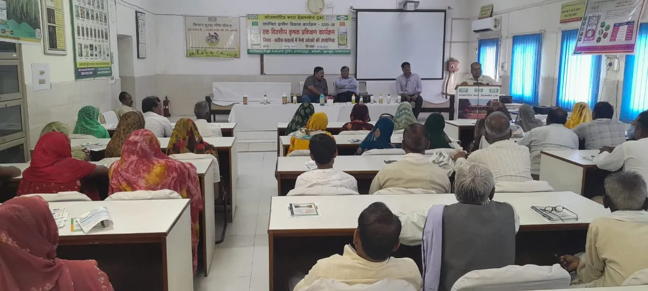 इफको नवाचार को किसानों के बीच लाने का प्रयास करती है: डॉ. डी.के. सिंह।