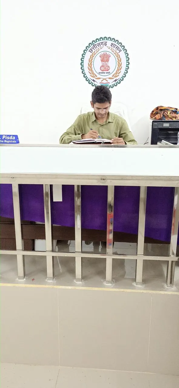 पत्थलगांव के नायब तहसीलदार नीलम सिंह पिस्दा को मिली पदोन्नति