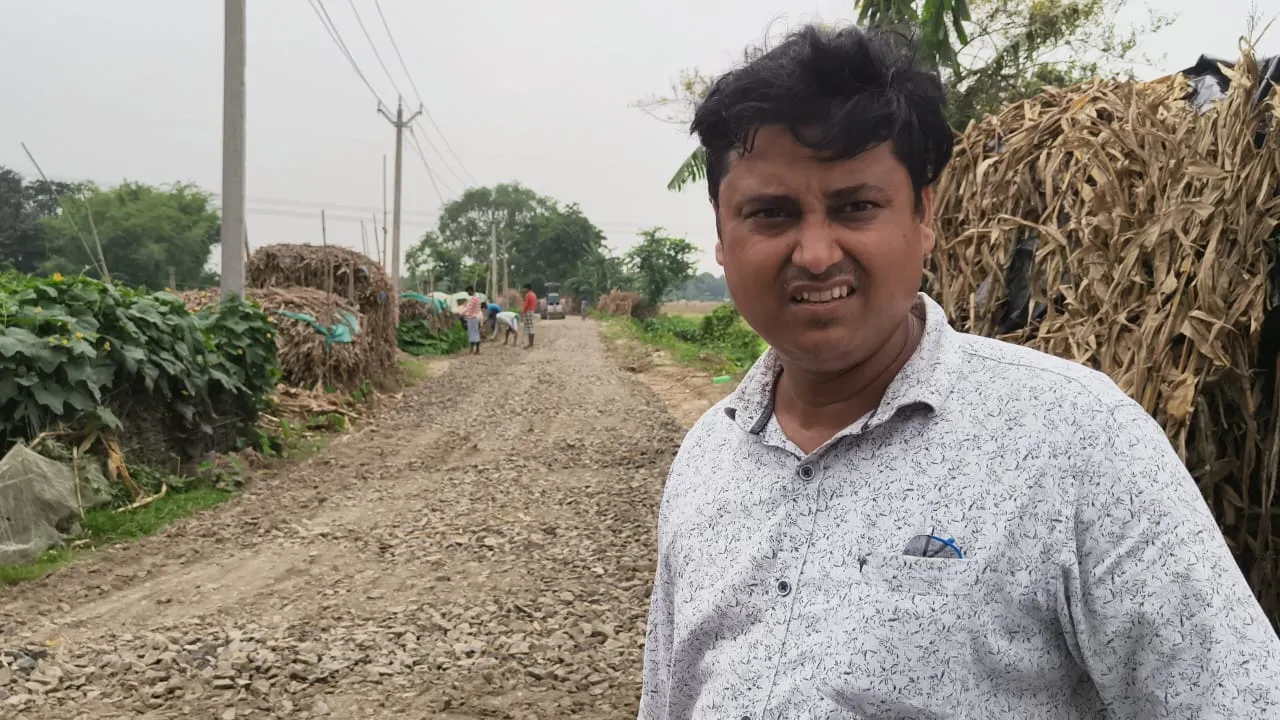 कोचाधामन प्रखंड में बैरागपुर से मोधो मोहरा जाने वाली सड़क निर्माण कार्य हुआ प्रारंभ 