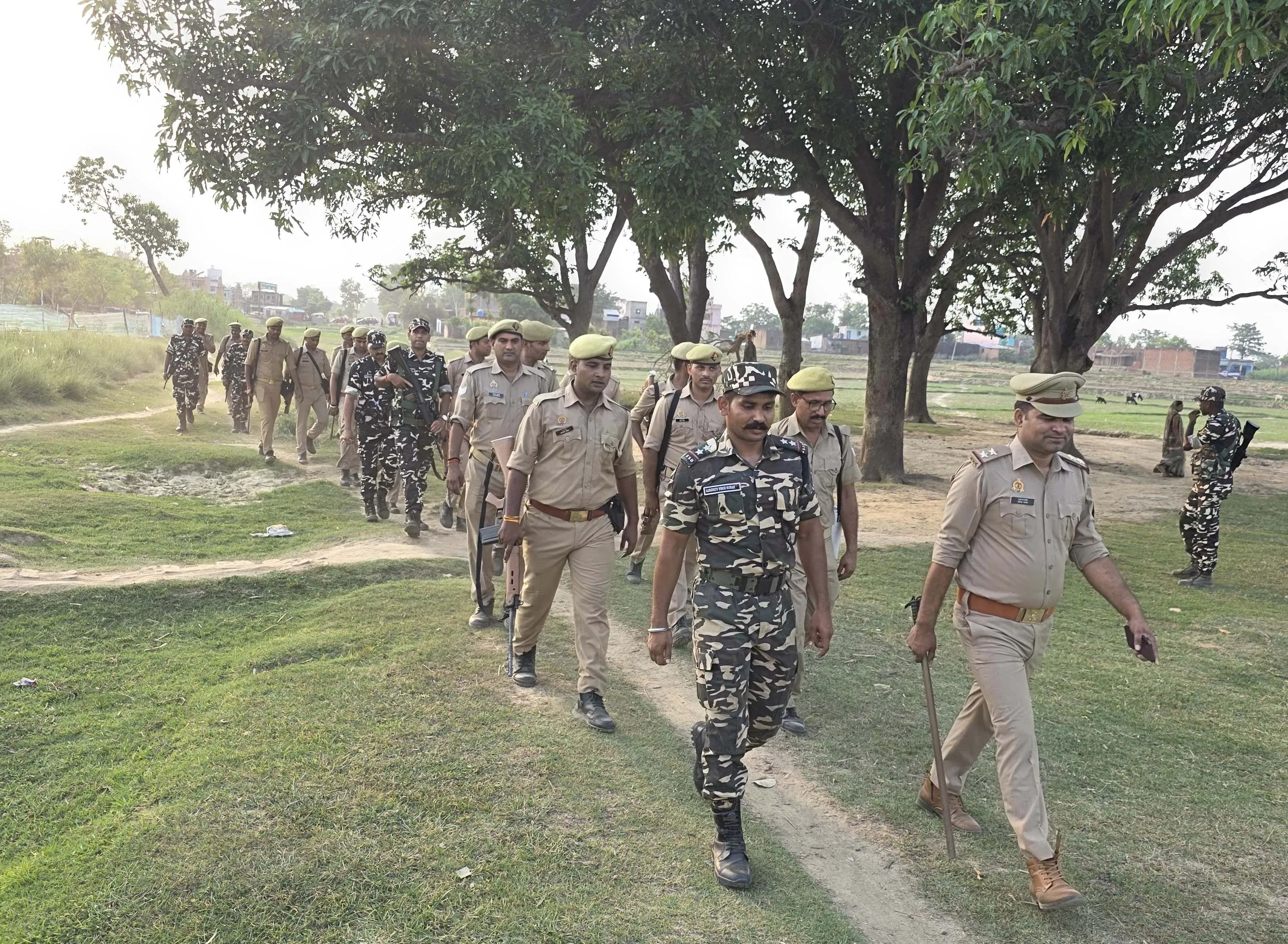भारत नेपाल सीमा पर बढ़ी सुरक्षा की चौकसी, पुलिस, पीएससी, एसएसबी की हुई संयुक्त गश्त