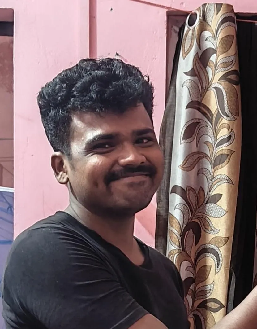 महाराष्ट्र के युवक का डुमरियागंज में संदिग्ध परस्थितियों में  फंदा से लटकता मिला शव*