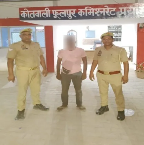थाना फूलपुर पुलिस टीम द्वारा 02 वारण्टी अभियुक्त गिरफ्तार