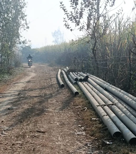 जल जीवन मिशन योजना के अंतर्गत सिर्फ कुछ ही  गांवों में पहुंचा स्वच्छ जल अन्य का कार्य लटका 