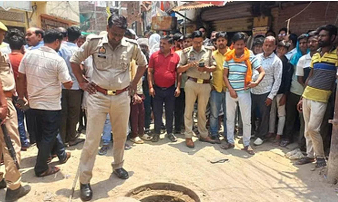 गाजीपुर सिवरेज में उतरे दो मजदूरों की दम घुटने से मौत