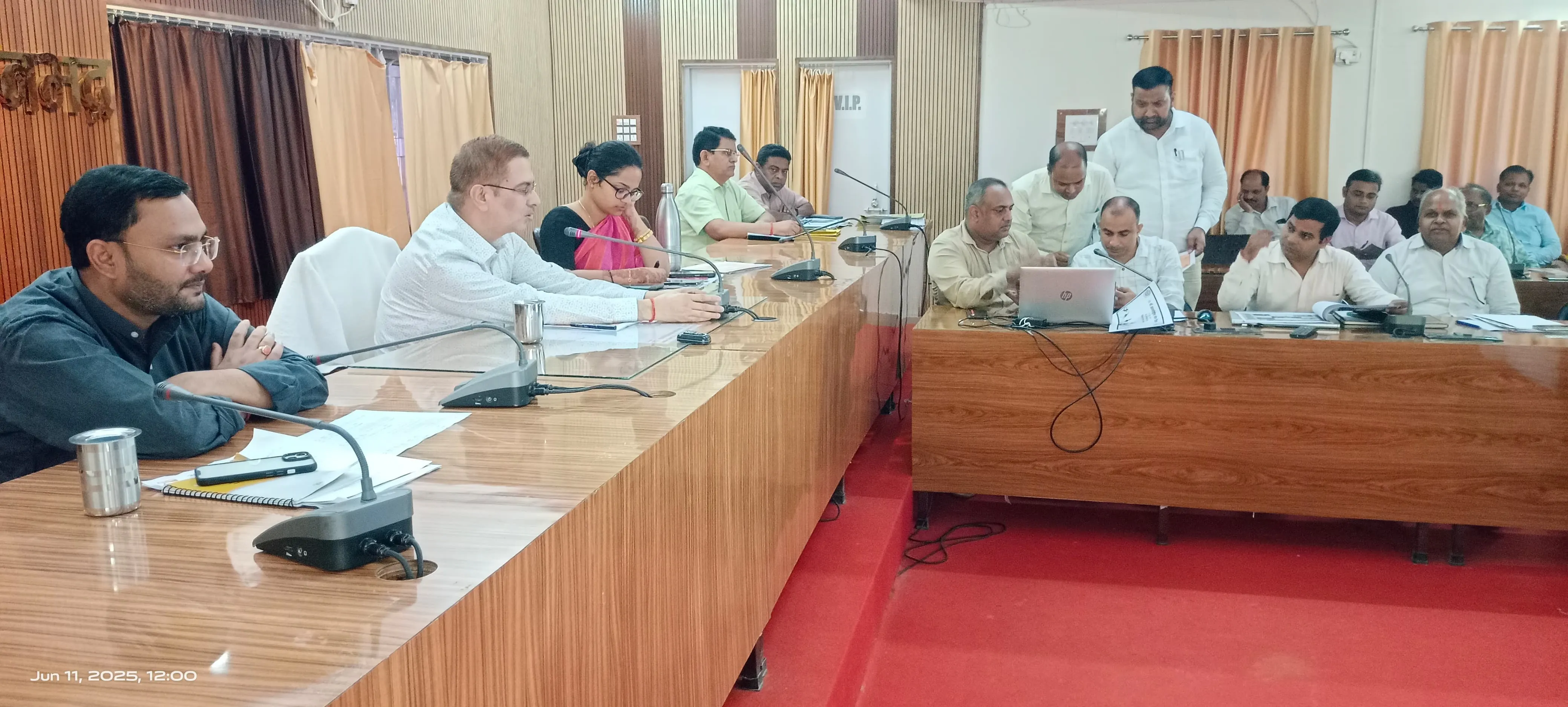 सोनभद्र में जनसुनवाई जिलाधिकारी ने दिए  आई.जी.आर.एस शिकायतों के त्वरित निस्तारण के निर्देश, गुणवत्ता पर जोर