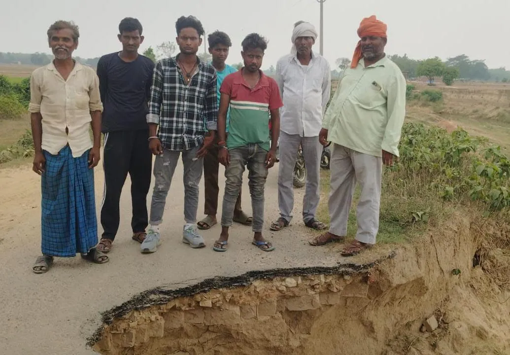 बाढ़ आने पर कटोरा लेकर पानी उलीचता है प्रशासन 