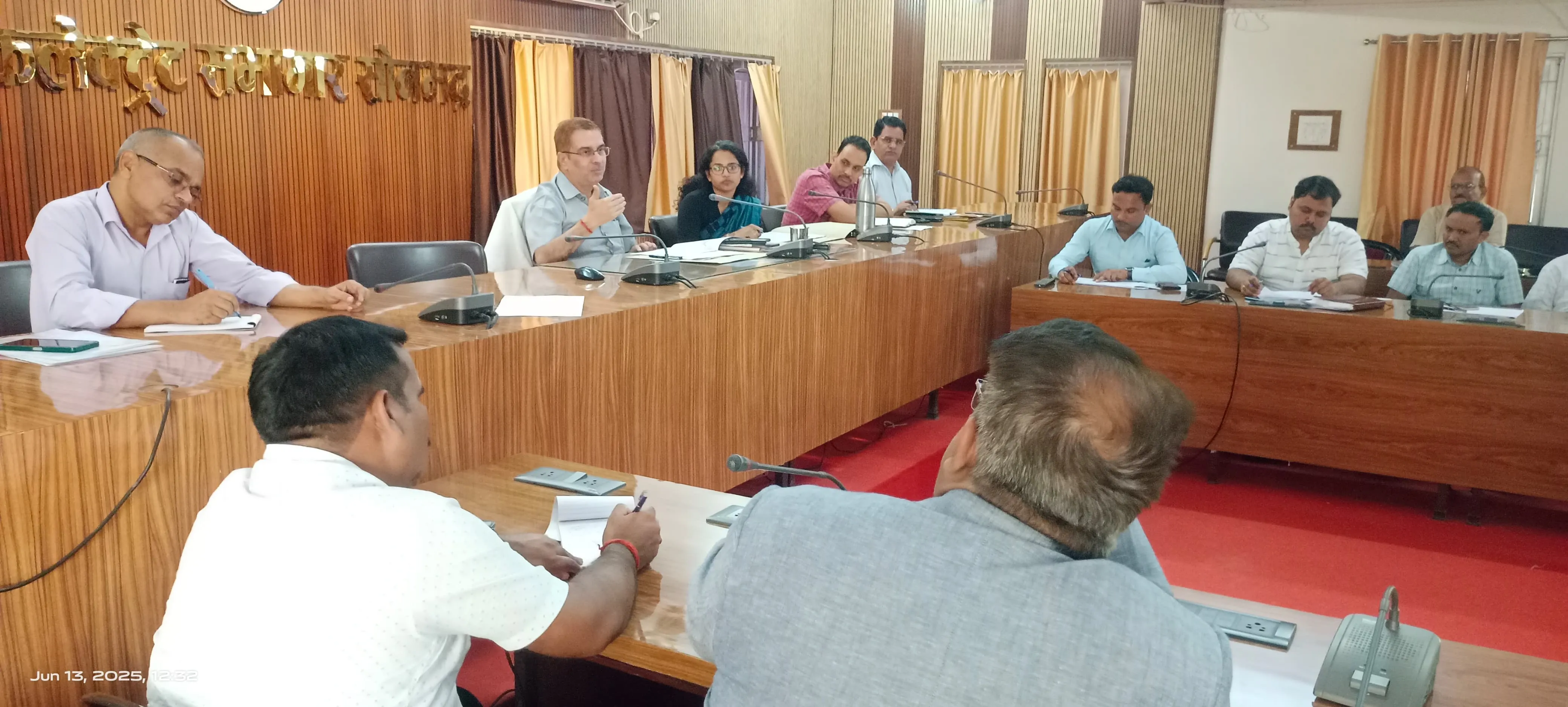 जिलाधिकारी ने अधिकारियों को आकांक्षात्मक ब्लॉक चतरा में आये बदलाव का स्थलीय परीक्षण कर  दिये कार्यवाही करने निर्देश