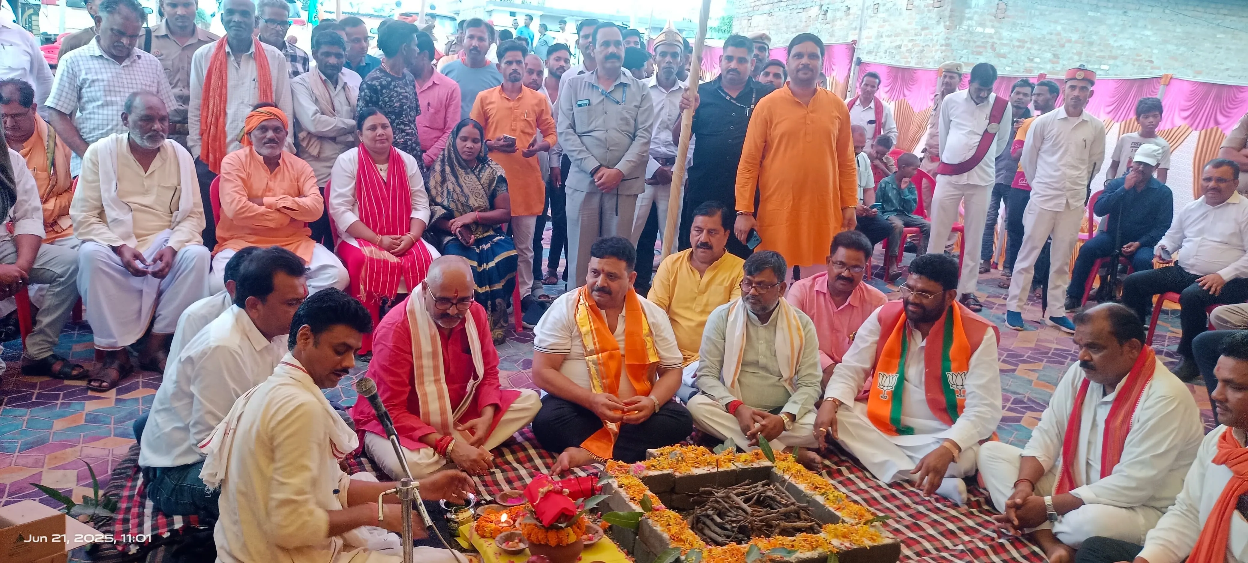 तेलगुड़वा  कोन मार्ग का प्रभारी मंत्री  ने वैदिक मंत्रोंच्चार के साथ किया भूमि पूजन