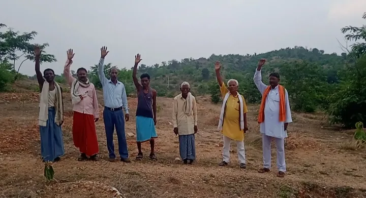 कोन वन रेंज में माफियाओं का कहर, लोगों ने किया वन विभाग के खिलाफ जोरदार प्रदर्शन