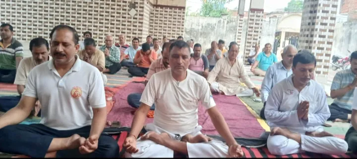 सोनभद्र में प्रमुख योग गुरुओं द्वारा कराया गया प्रोटोकॉल के तहत पूर्वाभ्यास:रवि योगी