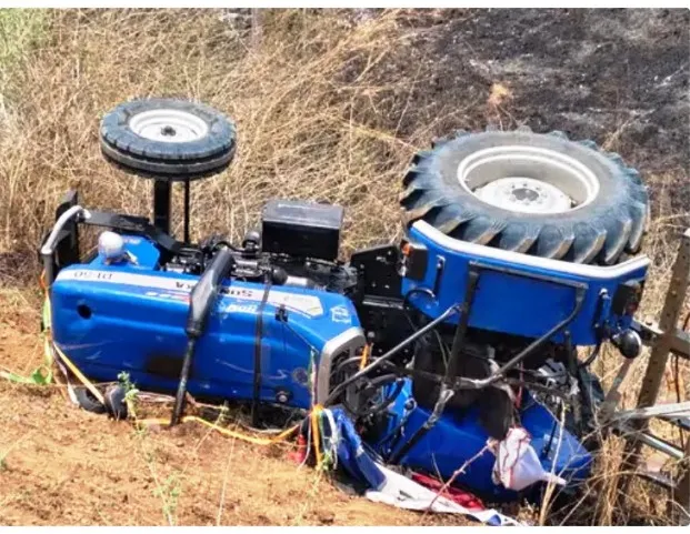 ट्रैक्टर पलटने से एक युवक की दर्दनाक मौत 