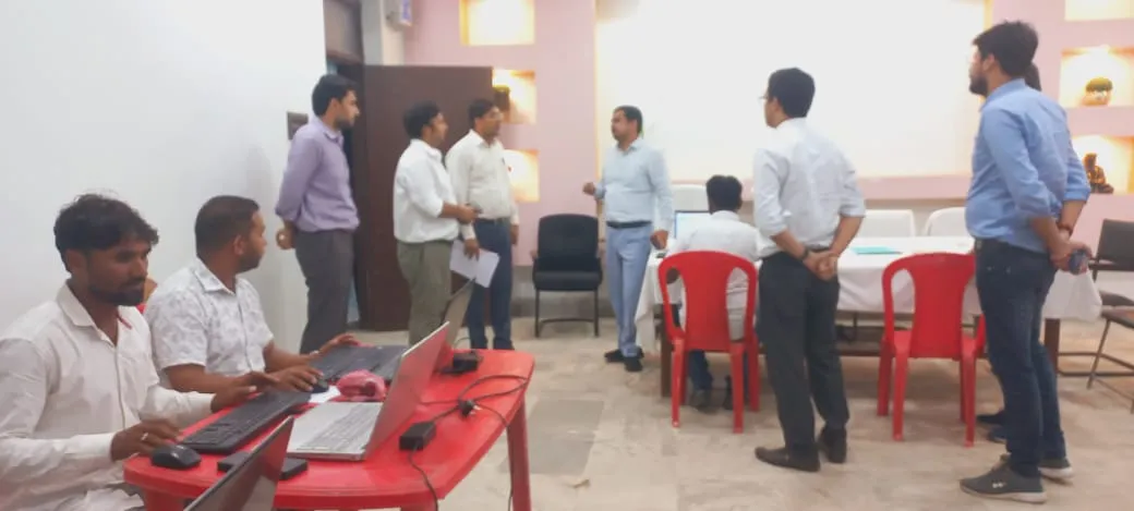 त्रिवेणीगंज में विशेष गहन पुनरीक्षण कार्यों का डीएम ने किया निरीक्षण