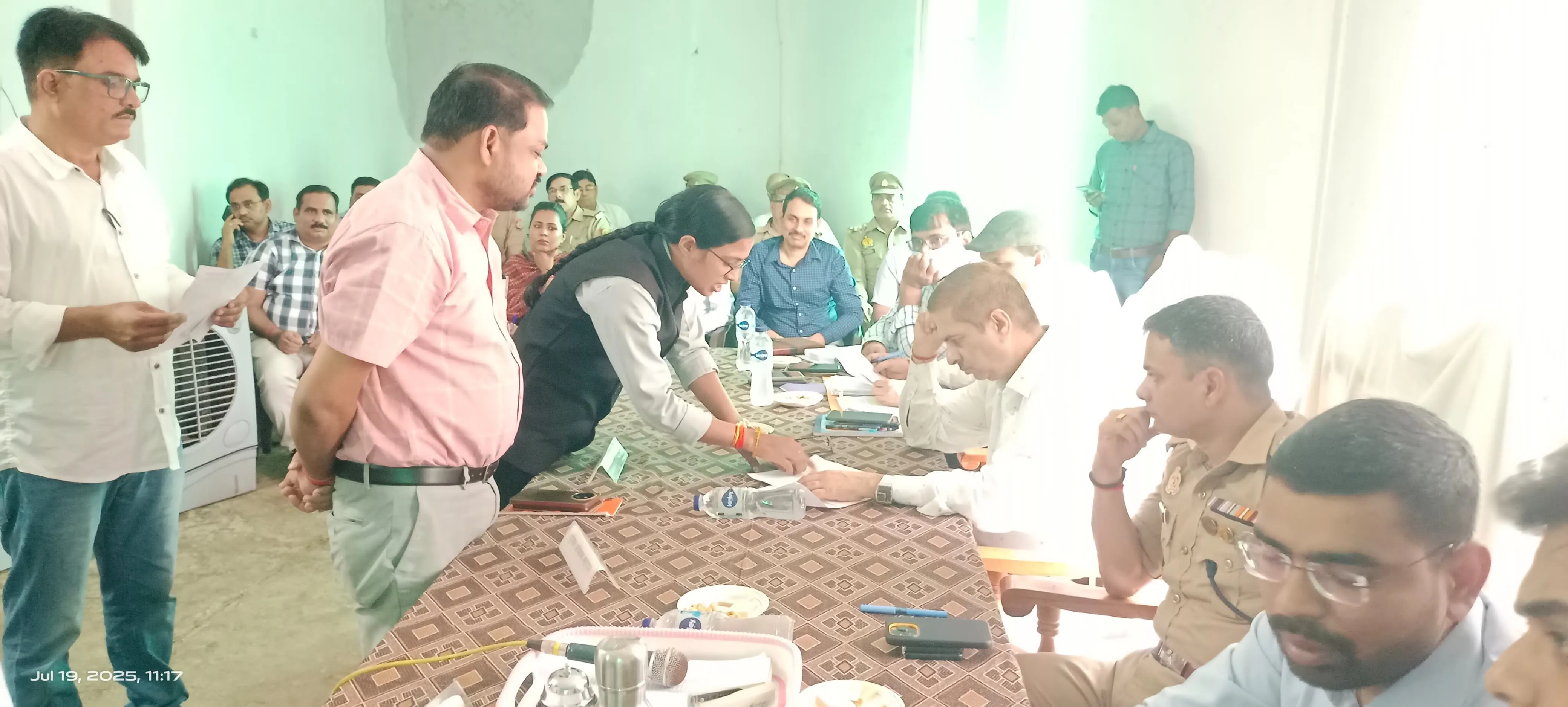 सोनभद्र में सम्पूर्ण समाधान दिवस का सफल आयोजन, शिकायतों का गुणवत्तापूर्ण निस्तारण पर जोर