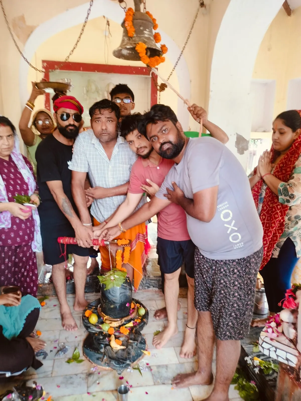 सावन के तीसरे सोमवार पर यज्ञशाला मंदिर पर भंडारे का आयोजन किया