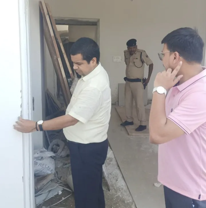 सुपौल डीएम ने मरौना प्रखंड के पंचायत सरकार भवनों का किया औचक निरीक्षण, घटिया निर्माण पर जताई नाराजगी