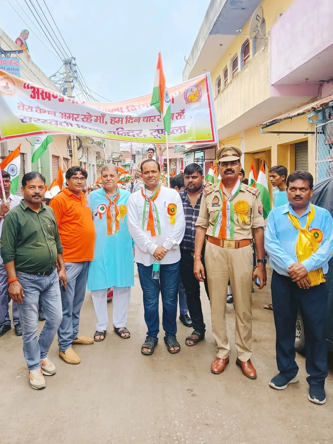 सरस्वती शिशु मन्दिर टूण्डला के छात्रों द्वारा निकाली तिरंगा यात्रा