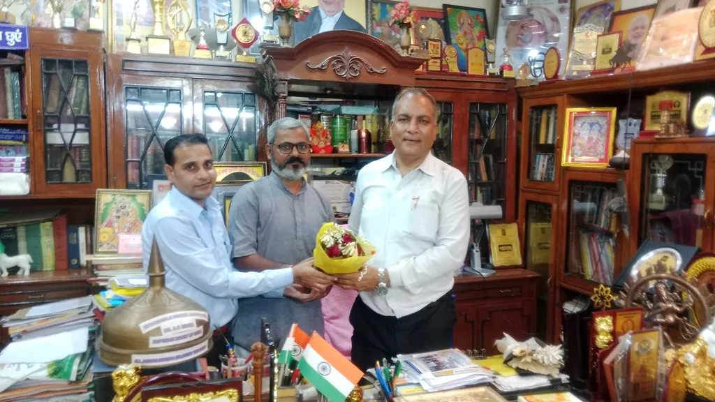 “पत्रकार लोकतंत्र की रीढ़ हैं। यदि उन्हें डराकर या मुकदमों में फंसा कर दबाया जाएगा तो यह संविधान की मूल आत्मा के खिलाफ होगा।