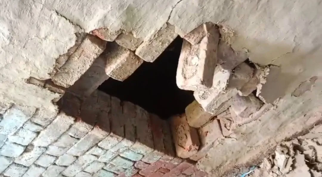 नकब काटकर चोर जेवरात उठा ले गए