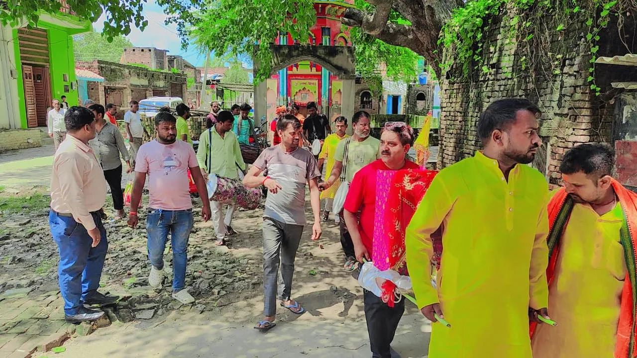 मऊ गांव में निकली ऐतिहासिक रामडोल शोभायात्रा, भक्तिरस में डूबा वातावरण