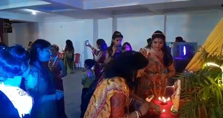ओबरा में दिखा संस्कृति का संगम नवरात्र पर शुभम सात्विकम डांडिया उत्सव का भव्य आयोजन