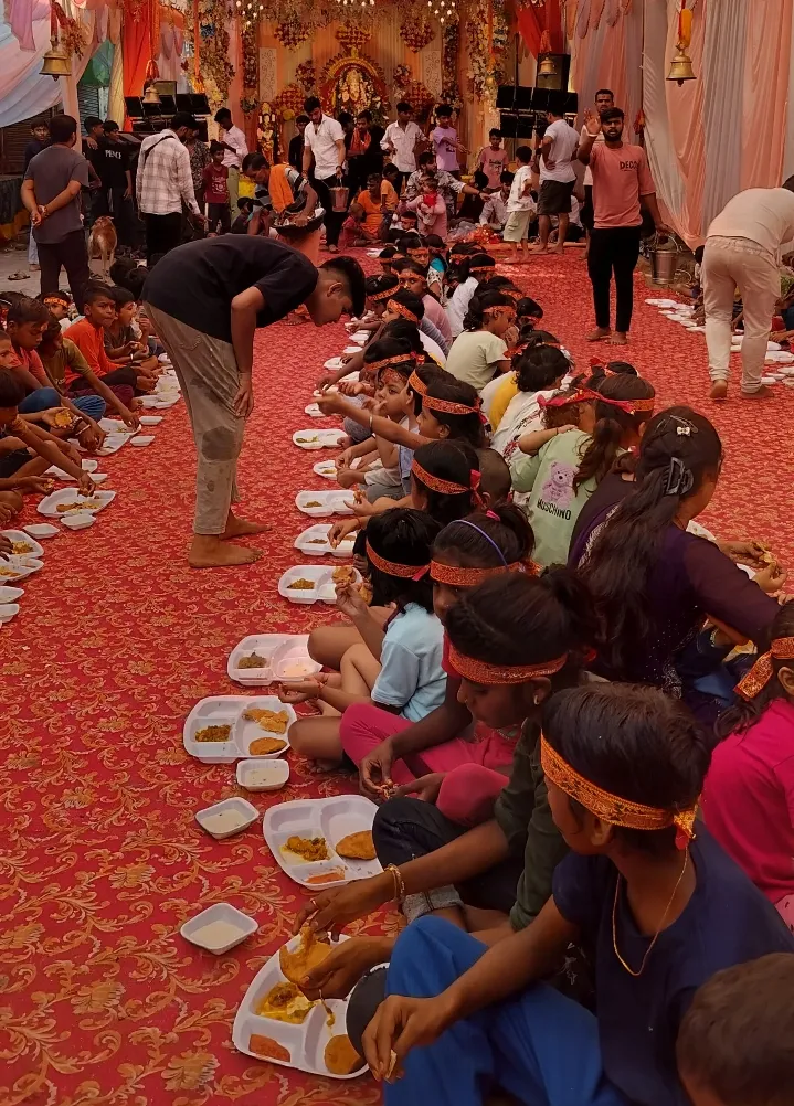 शीतला धाम में भव्य विशाल भंडारे का किया गया आयोजन