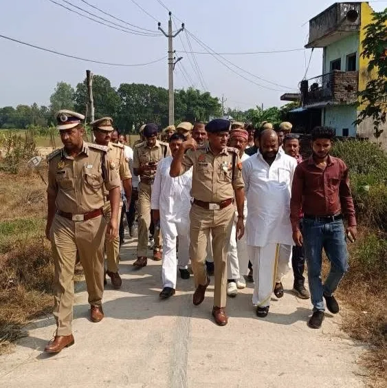 सिद्धार्थनगर में युवक को मारने पीटने के मामले में आरोपी पुलिस कर्मियों पर केस दर्ज