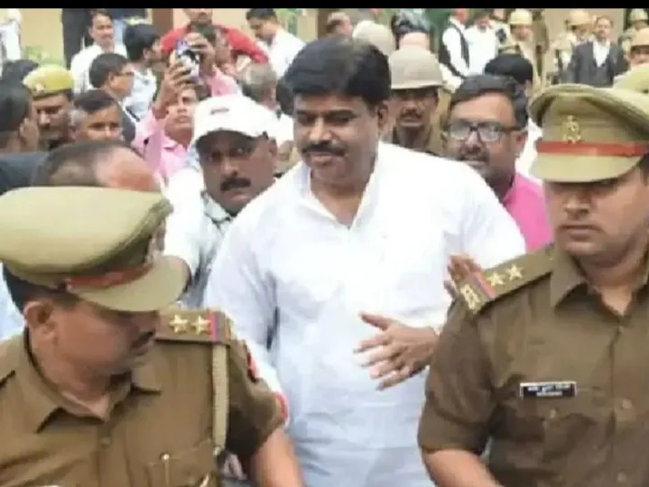 जवाहर  हत्याकांड में जेल में बंद पूर्व सांसद को बेटी की शादी के लिए मिली एक महीने की पैरोल