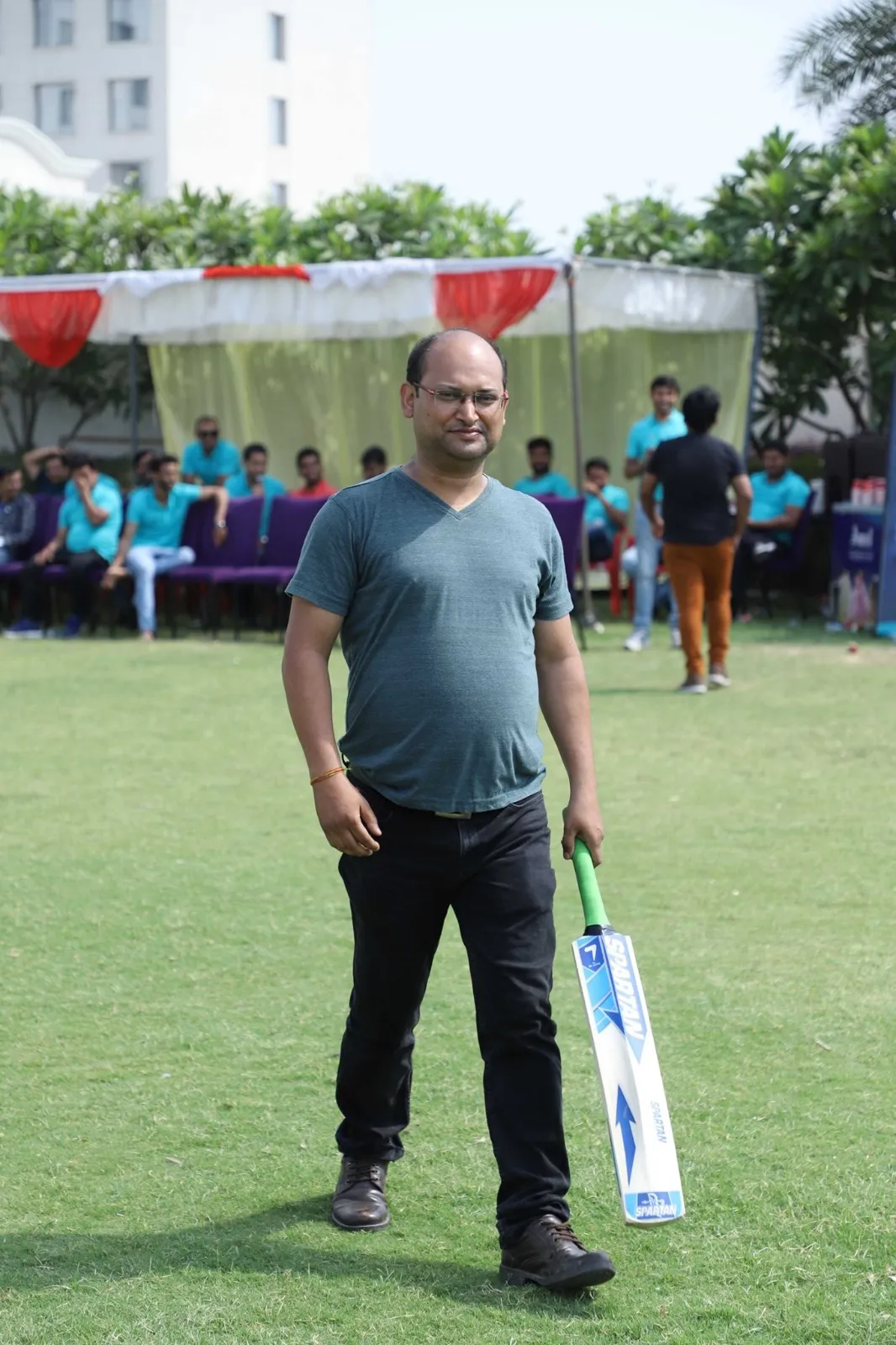 जबकि चीन हमारे देश का दुश्मन देश है, प्रधानमंत्री मोदी और मुख्यमंत्री योगी सदैव स्वदेशी के पक्षधर है