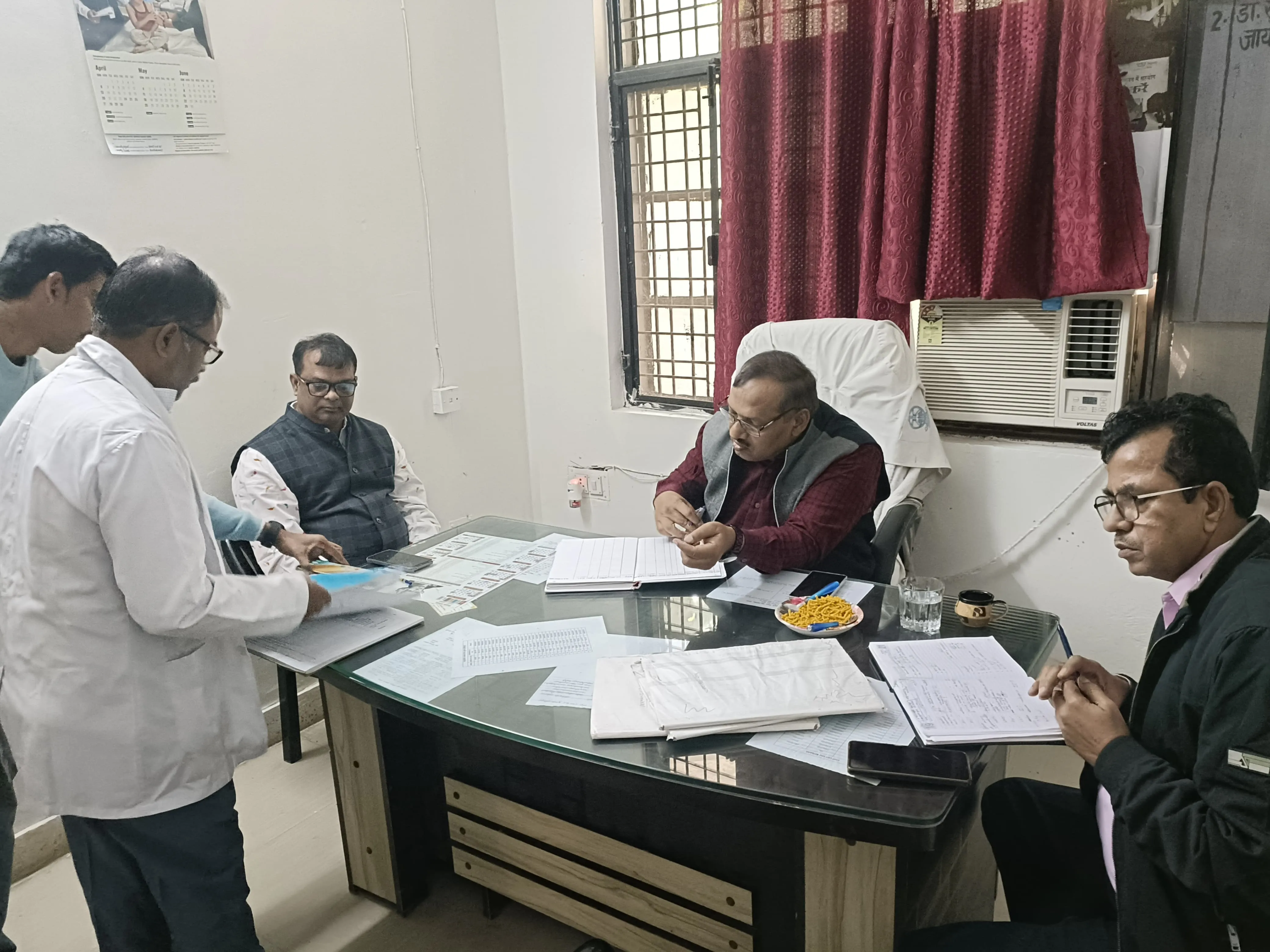 अपर निदेशक ने किया सामुदायिक स्वास्थ केंद्र का औचक निरीक्षण